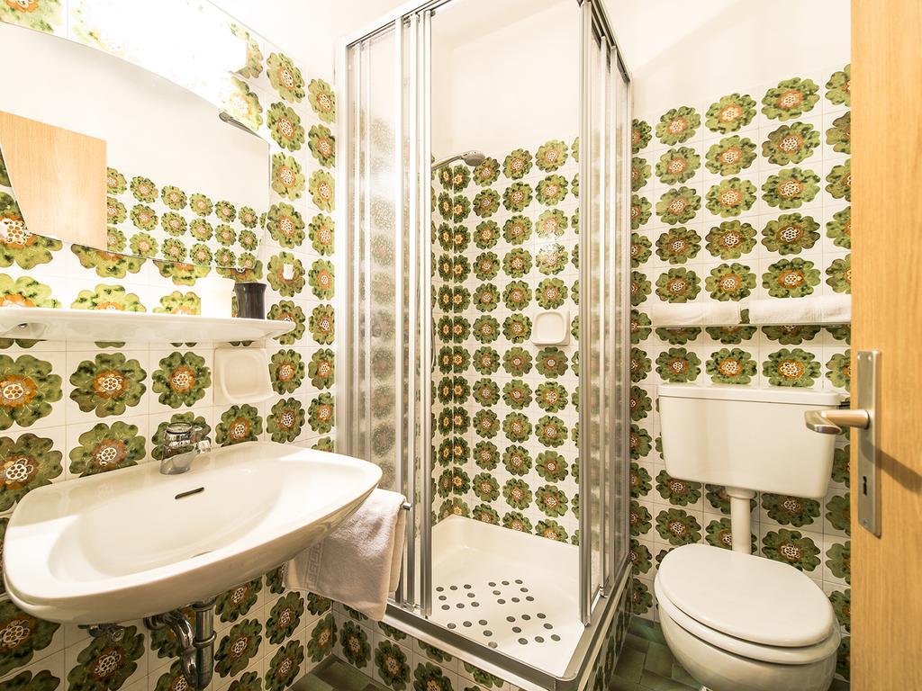 Gasthaus Gasteiger Лагундо Екстериор снимка